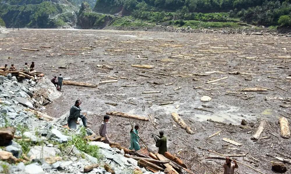 Pakistan lake formed by mountain mudslide threatens ‘catastrophic’ floods