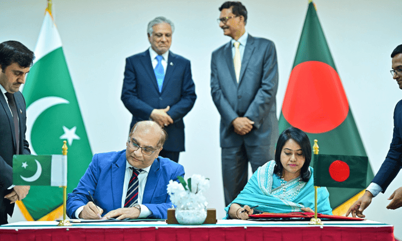 ڈھاکہ : پاکستان اور بنگلادیش کے درمیان 6 معاہدوں، مفاہمتی یادداشتوں پر دستخط
