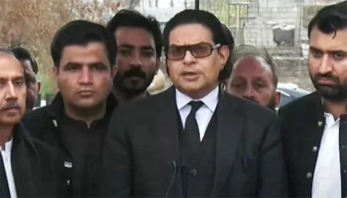 پی ٹی آئی رہنما سلمان اکرم راجہ کا پارٹی عہدے سے علیحدگی کا فیصلہ