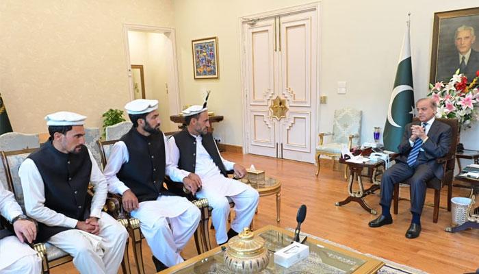 وزیر اعظم کا300انسانی جانیں بچانے والےہیروز کیلئے25 لاکھ روپے فی کس انعام دینے کا اعلان