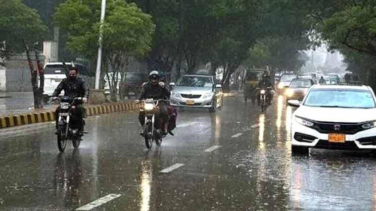  ملک میں مون سون بارشوں کا 8 واں سپیل، لاہور کے مختلف علاقوں میں کہیں تیز تو کہیں ہلکی بارش