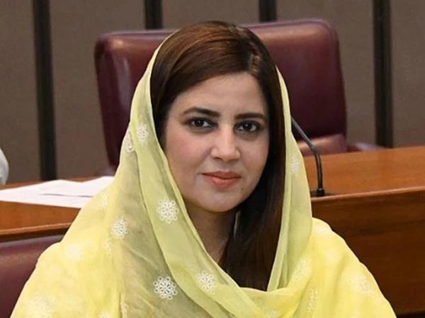 عدالت نے الیکشن کمیشن کو زرتاج گل کی نااہلی  کی کارروائی سے روک دیا