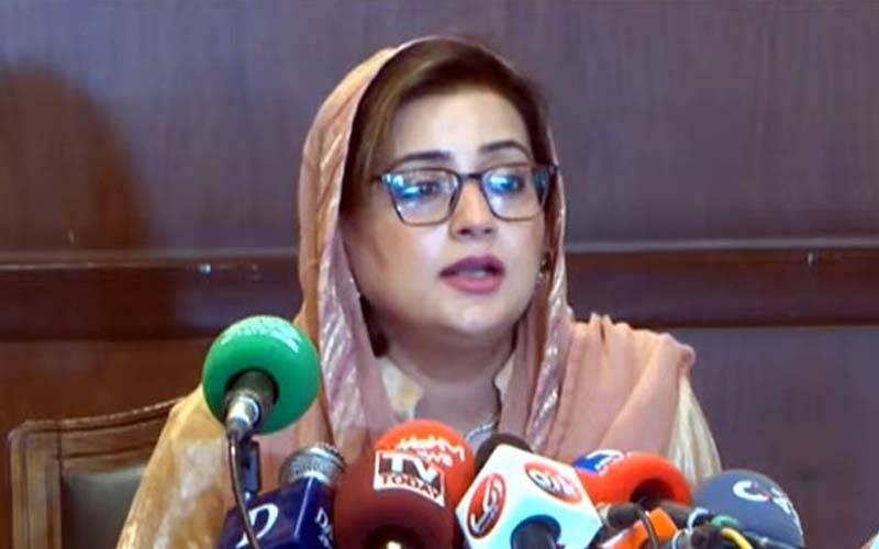 خواتین کے لباس سے متعلق نامناسب بیان دینے پر عظمیٰ بخاری نے غلطی تسلیم کر لی