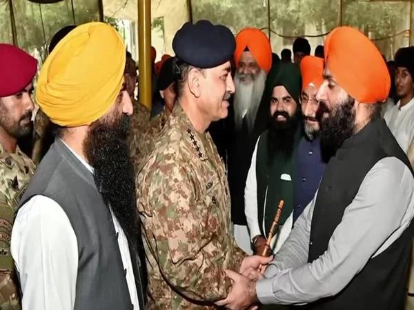 فیلڈ مارشل کا سیلاب سے متاثرہ علاقوں کا دورہ،سکھ کمیونٹی کاپاک فوج سے بھرپور  تشکر کا اظہار 