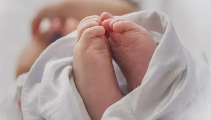 وزیر آباد: بروقت طبی امداد نہ ملنے پر سیلاب میں پھنسی خاتون کے 3 نومولود جاں بحق