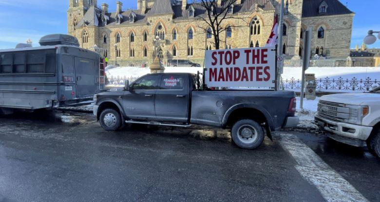 Canada: Trucks throng Ottawa for protest against vaccine mandates