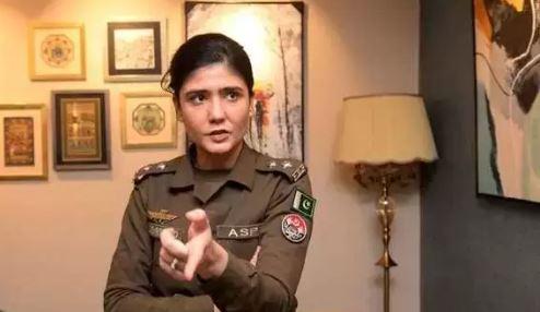 ASP Shehrbano Naqvi makes history as first Pakistani woman to win Asia 21 Fellowship