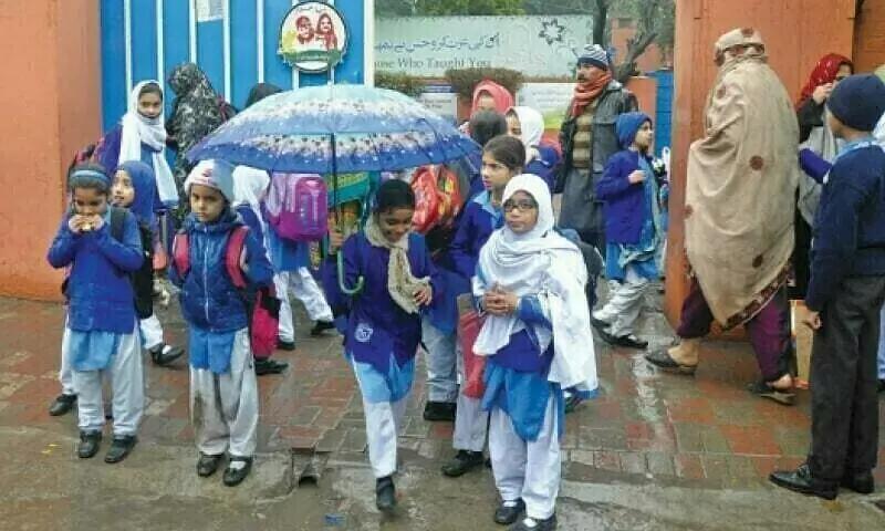 کیا کل کراچی کے تعلیمی ادارے کھلیں گے یا نہیں؟  محکمہ تعلیم کا وضاحتی بیان سامنے آگیا