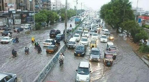 Rain continues across Karachi, urban flooding alert issued