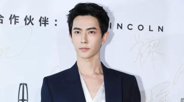 Famous Chinese actor dies after falling from 5th floor