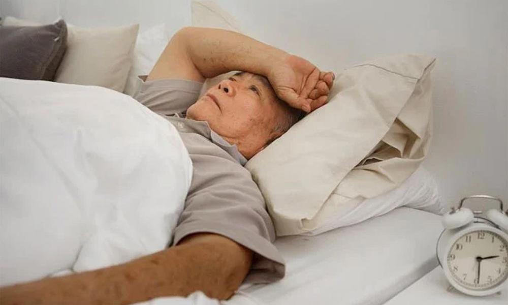 Insomnia increases risk of dementia in elderly people, study finds