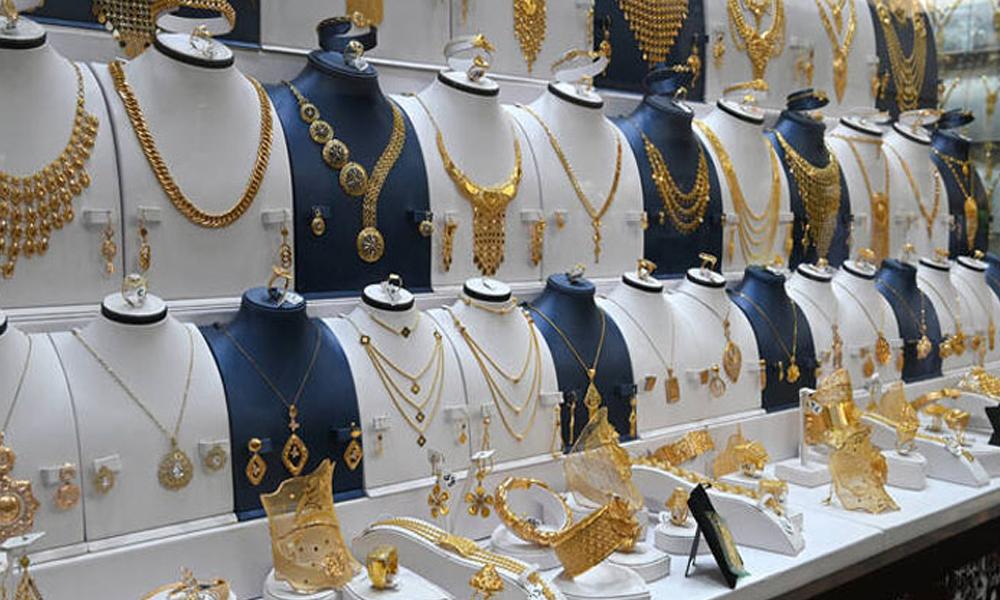Gold prices decline in Pakistan today