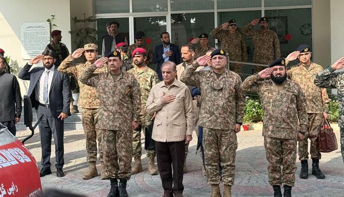 دہشت گردی پر دوٹوک موقف: افغانستان خارجیوں یا پاکستان میں سے انتخاب کرے، وزیراعظم