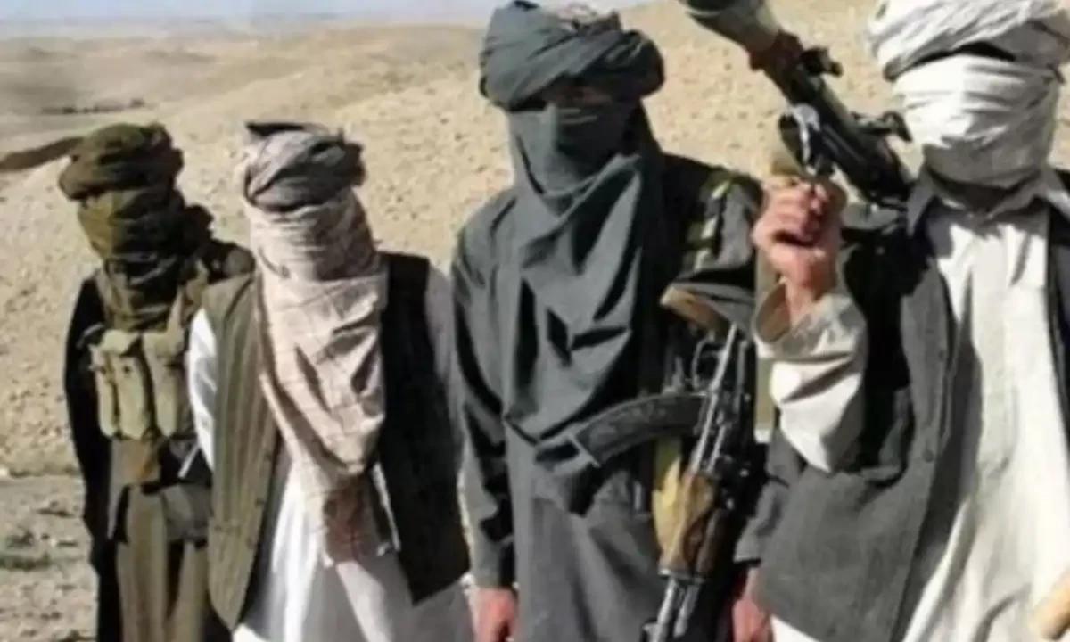 فتنہ الخوارج کے درمیان پے در پے ناکامیوں کے بعد اندرونی اختلافات شدت اختیار کر گئے