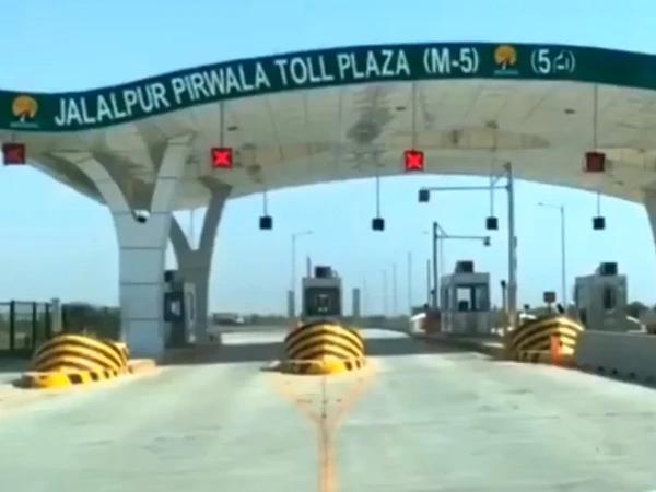 شدید سیلابی صورتحال کے باعث جلالپور پیروالا کے مقام پر موٹروے ایم فائیو بند کر دی گئی