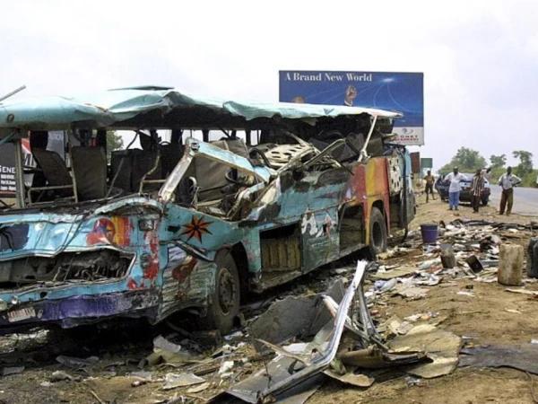 افریقی ملک نائیجریا میں باراتیوںکی بس حادثے کا شکارہو گئی، 19 افراد جاں بحق