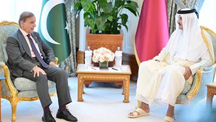 وزیراعظم شہباز شریف کی  امیر قطر شیخ تمیم بن حمادسے ملاقات، قریبی روابط برقرار رکھنے پر اتفاق