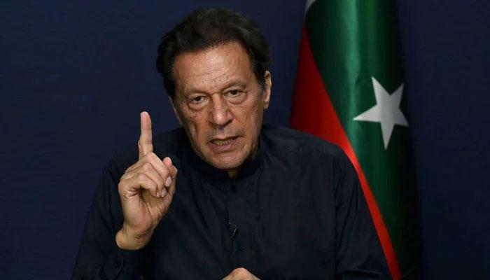 عمران خان سے اڈیالہ جیل میں سوشل میڈیا اکاؤنٹس سے متعلق تفتیش