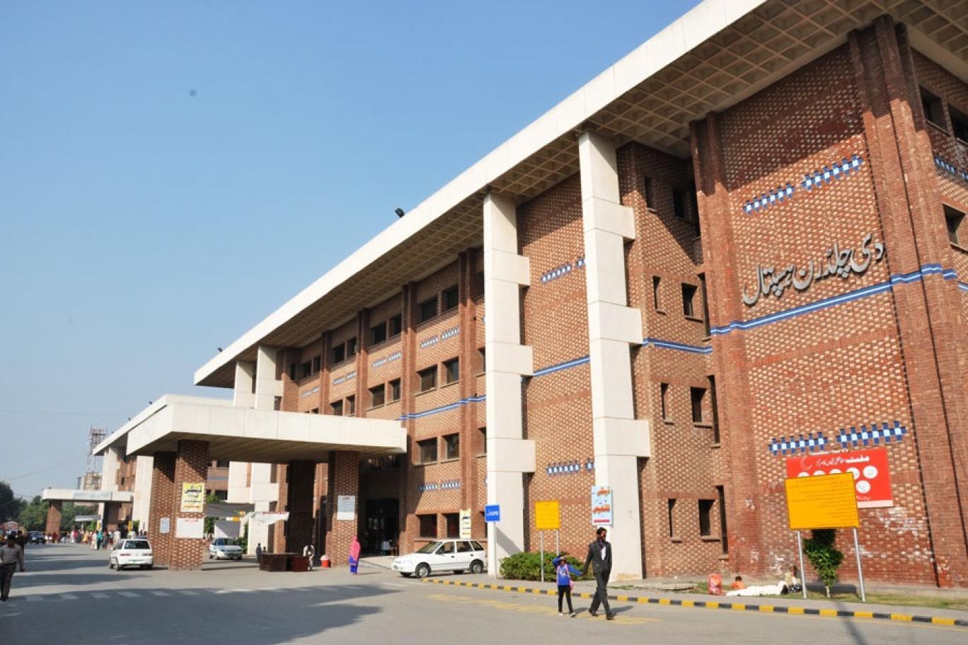 پنجاب کےہسپتالوں میں طبی ماہرین تعینات کرنےکافیصلہ