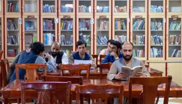 افغانستان میں طالبان حکومت نے جامعات میں 680 کتابوں پر پابندی عائد کردی