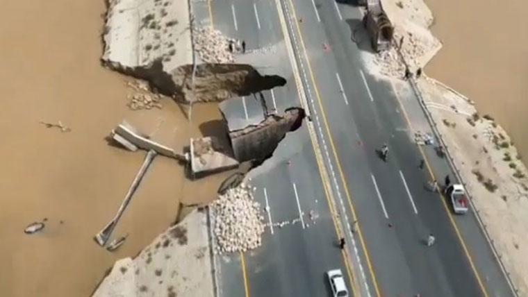 شدید سیلا بی صورتحال کےباعث موٹروے ایم 5 کا ایک حصہ سیلاب کی وجہ سے بند