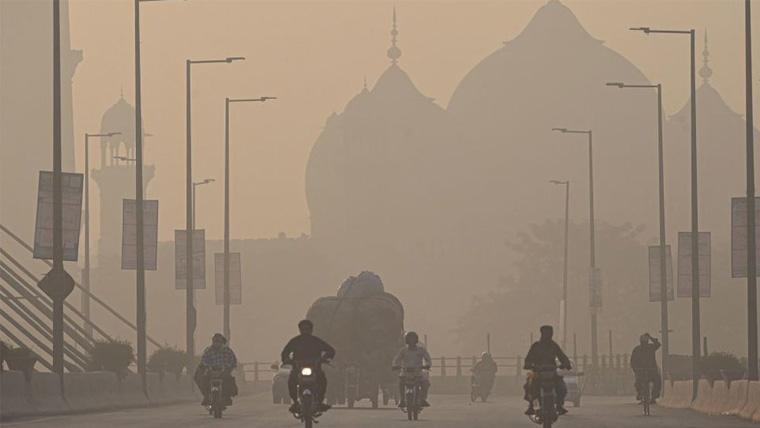 پنجاب: صوبائی حکومت نے اسموگ سے نمٹنے کے لیے جامع منصوبہ تیار کر لیا