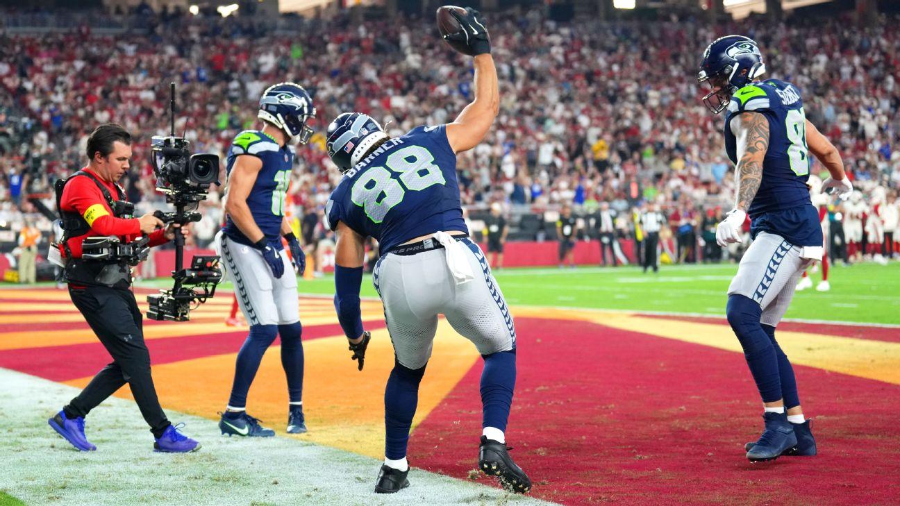 Follow live: Darnold finds Barner for TD to give Seahawks the lead