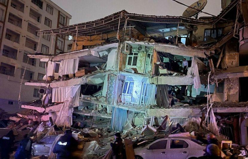 فلپائن کے وسطی ساحلی علاقے میں 6.9 شدت کے زلزلے نے تباہی مچا دی، 60  سے زائد  ہلاکتیں،کئی عمارتیں زمین بوس
