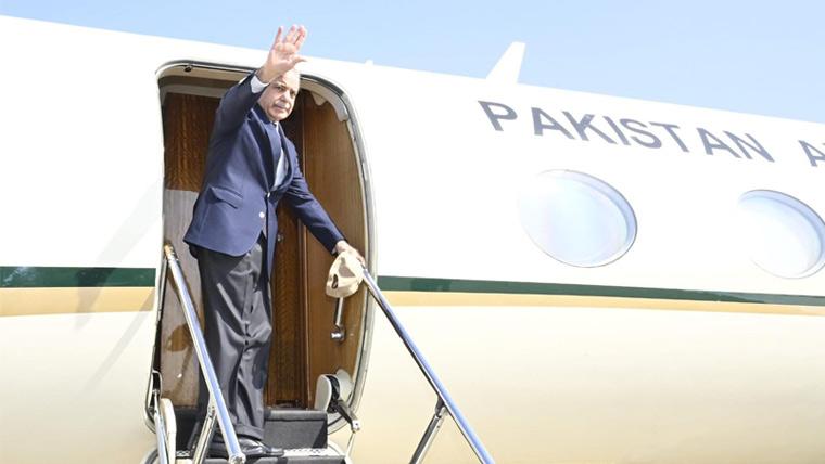  وزیراعظم ملائیشیا کے دو روزہ سرکاری دورہ پر کوالالمپور کے لیے روانہ