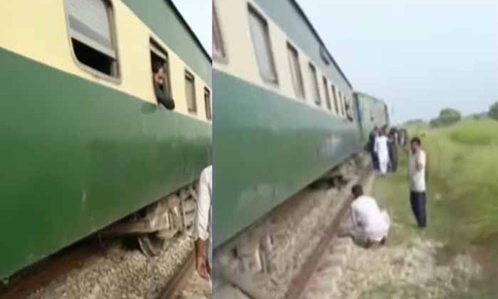 Blast injures four passengers, derails Jafar Express coaches