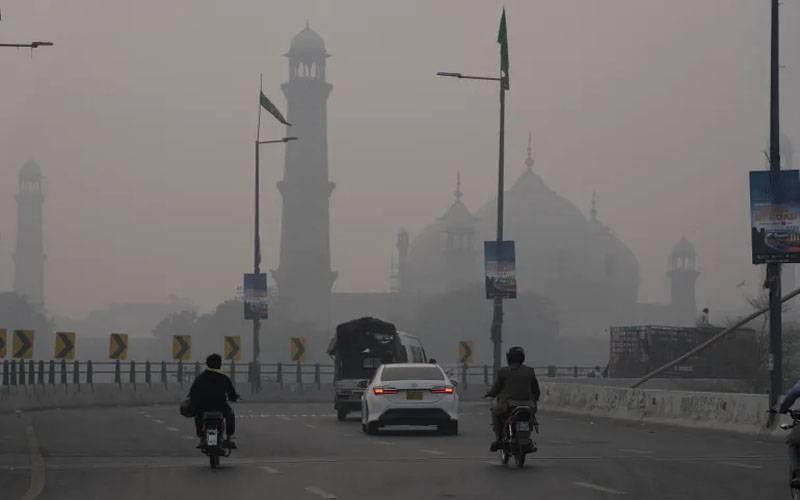 لاہور میں فضائی آلودگی کی سطح تشویشناک حد تک پہنچ گئی