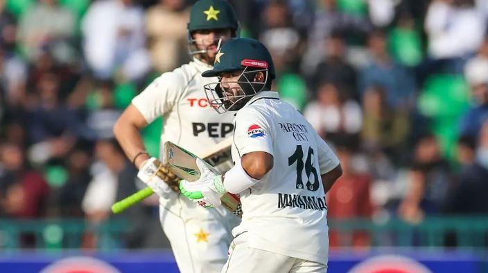 Pakistan 313-5 at close of first day against South Africa