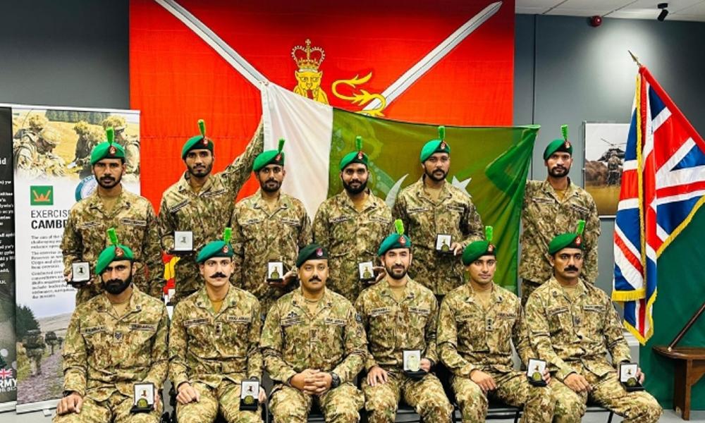 Pakistan Army team wins gold medal in Exercise Cambrian Patrol 2025