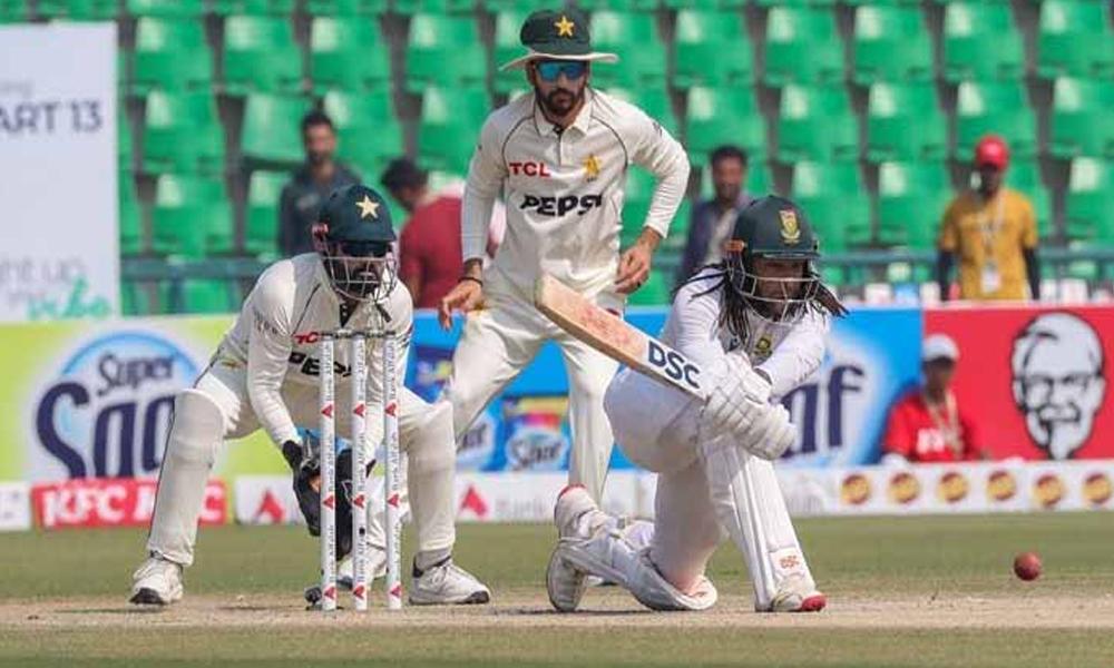 Fourth day of 1st Test: South Africa's batting continues in second innings