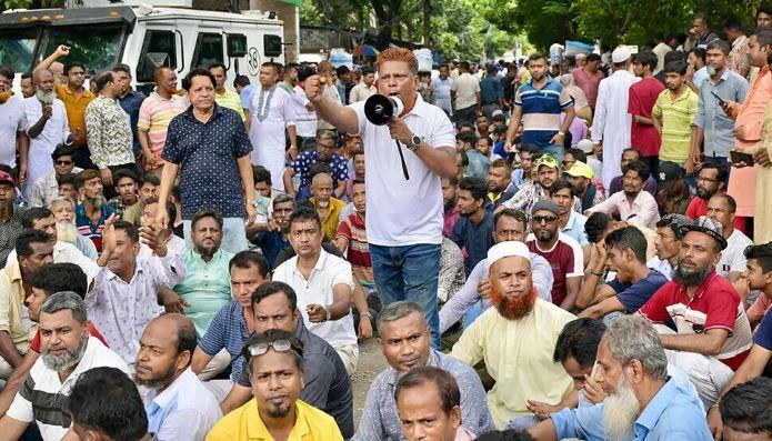 Bangladesh parties sign reform charter, but student and leftist group stays away