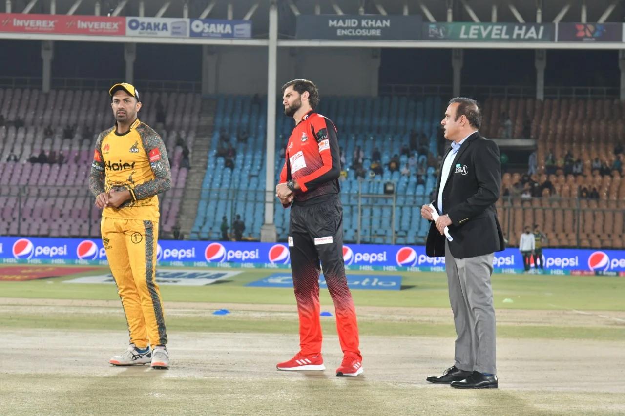 PSL 7: Peshawar Zalmi elect to bowl first against Lahore Qalandars