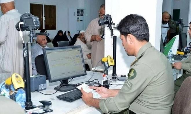 ہروب پر ڈی پورٹ ہونے والے کو دوبارہ ورک ویزا مل سکتا ہے؟