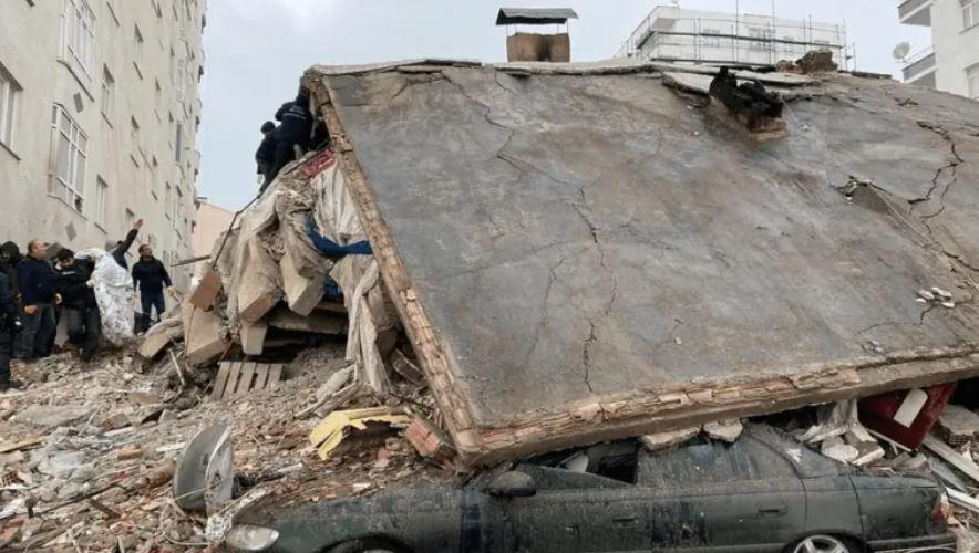 6.1-magnitude earthquake jolts western Turkiye
