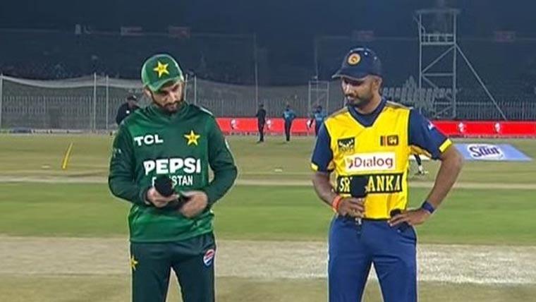 ٹرائی سیریز: سری لنکا کا پاکستان کے خلاف ٹاس جیت کر بیٹنگ کا فیصلہ