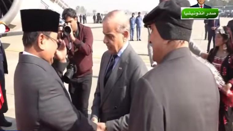 انڈونیشین صدر کی دو روزہ دورے پر پاکستان آمد، پرتپاک استقبال، 21 توپوں کی سلامی