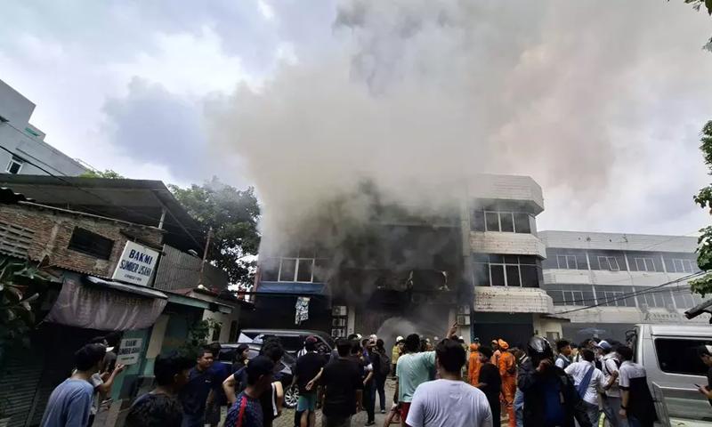 جکارتہ: بیٹری پھٹنے سے عمارت میں خوفناک آگ لگ گئی ، 20 افراد جاں بحق ،متعددزخمی