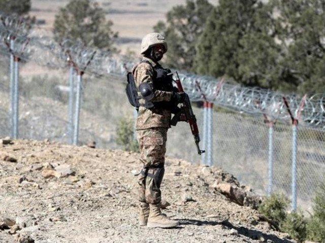 Five soldiers martyred in terrorists attack across Afghan border