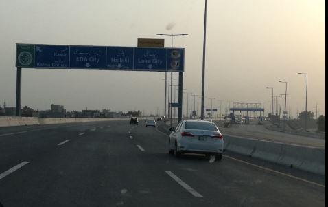 لاہور رنگ روڈ پیدل عبور کرنے والے شہری پر مقدمہ درج، گرفتار