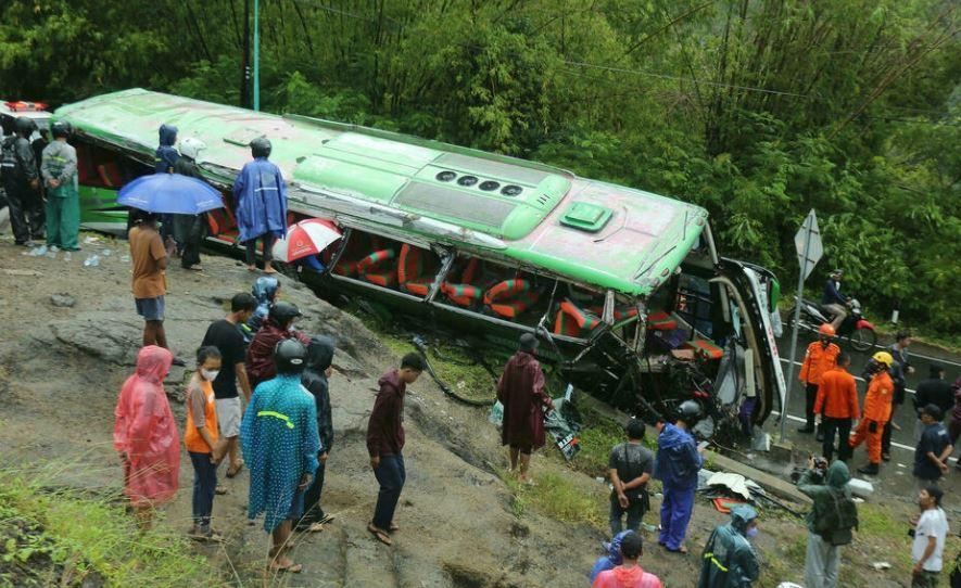 13 killed, dozens injured in Indonesia bus crash