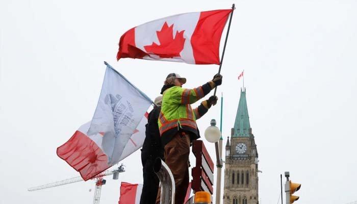 کینیڈا: ٹرک ڈرائیورز کا احتجاج جاری، دارالحکومت اوٹاوہ میں ایمرجنسی نافذ