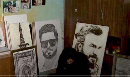 لوہے کے کِیلوں  کے ذریعے پینٹگ بنانے والا  دنیا کا پہلا نوجوان