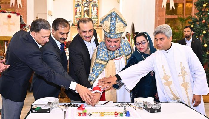 Field Marshal Asim Munir attends Christmas ceremony, extends greetings to Christian community.