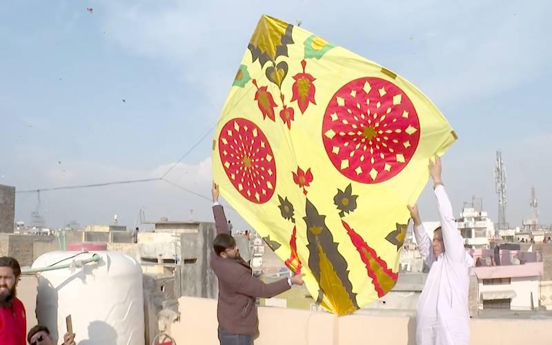 صوبائی حکومت کا بسنت کے موقع پرلاہور میں فری بسیں اور رکشے چلانے کا اعلان