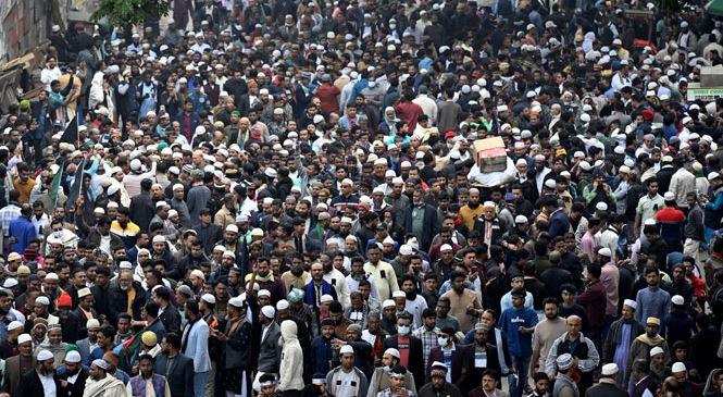 سابق بنگلادیشی وزیراعظم خالدہ ضیا کی نماز جنازہ ادا، ہزاروں افراد کی شرکت