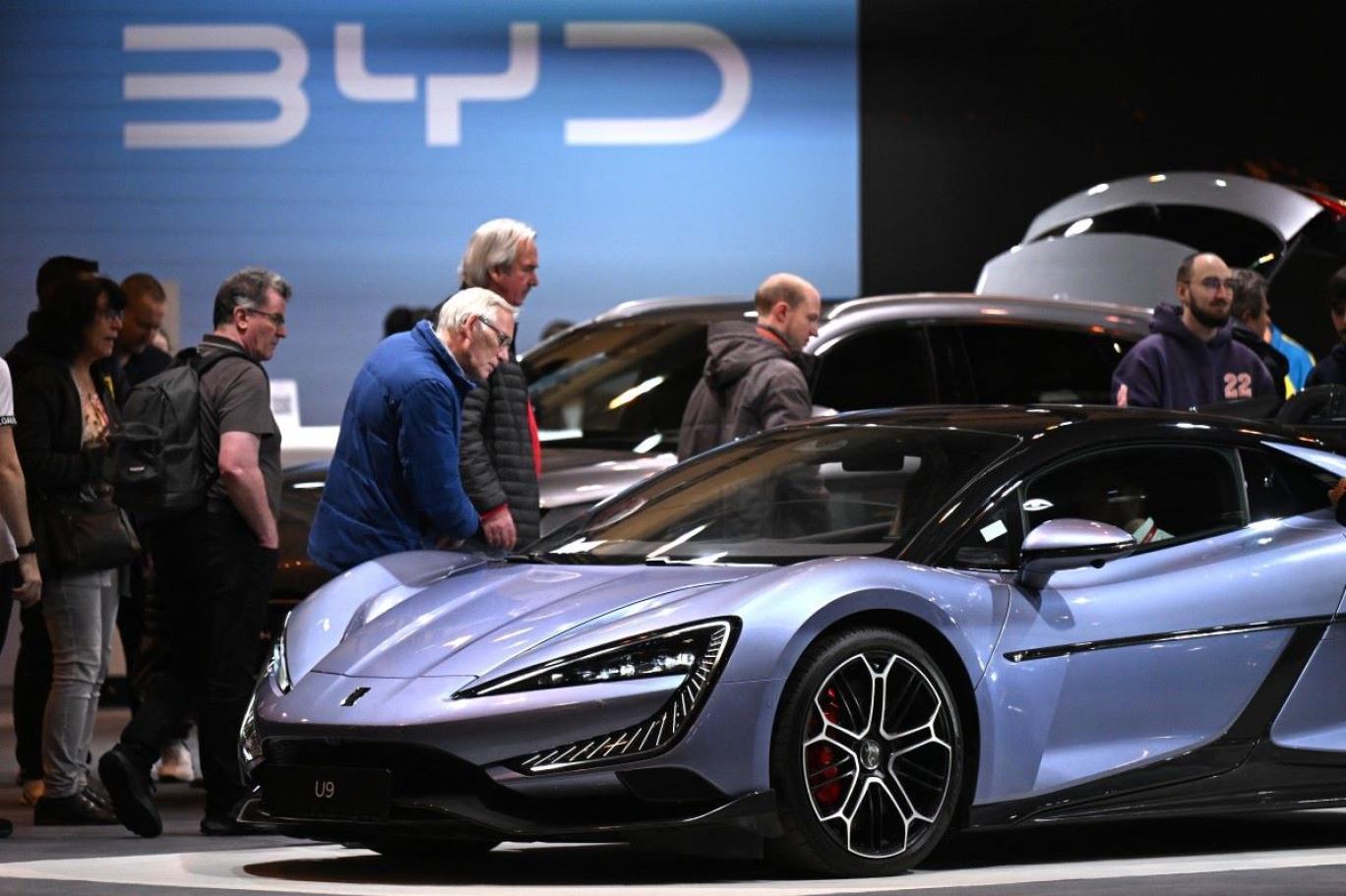 چینی کمپنی بی وائے ڈی نے گاڑیوں کی فروخت کے لحاظ سےایلون مسک کی ٹیسلا کو پیچھے چھوڑ دیا